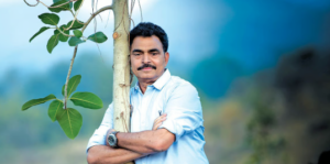 தாயின் நினைவாக 6.5 லட்சம் மரங்கள்: நிஜ வாழ்க்கையில் ‘ஹீரோ’ ஆன நடிகர் சாயாஜி ஷிண்டே!