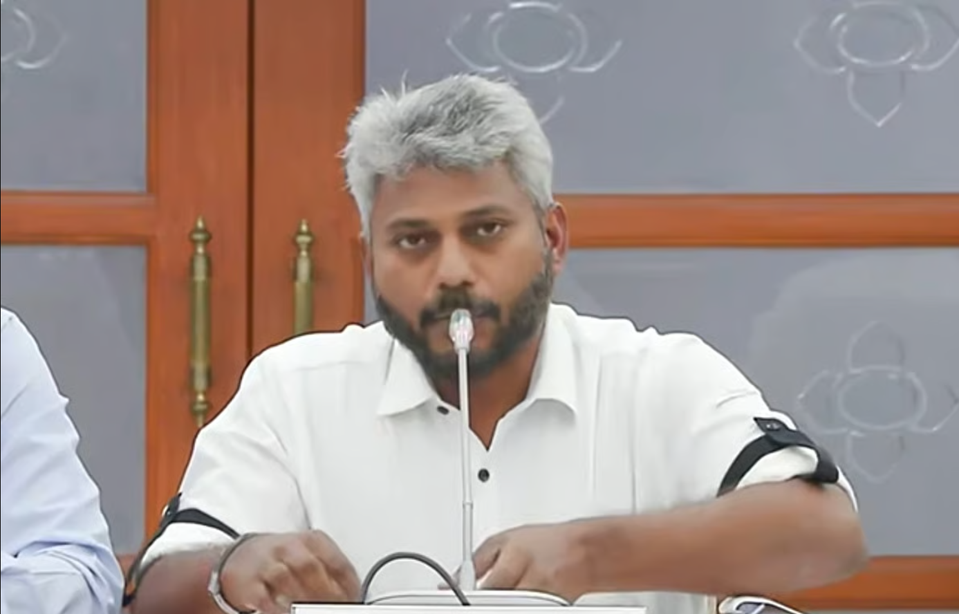 தவெக மானம் போச்சே..! மரிய வில்சனின் தமிழால் கடுப்பான விஜய்..! வெறியோடு காத்திருக்கும் ஆப்பு..!