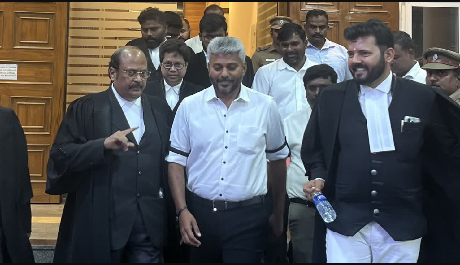 “மந்திரியா இருந்தாலும் சட்டம் சிகப்பு கம்பளம் விரிக்காது!” – புதுச்சேரி நீதிமன்றத்தில் ‘மண்டியிட்ட’ அமைச்சர் மரிய வில்சன்!