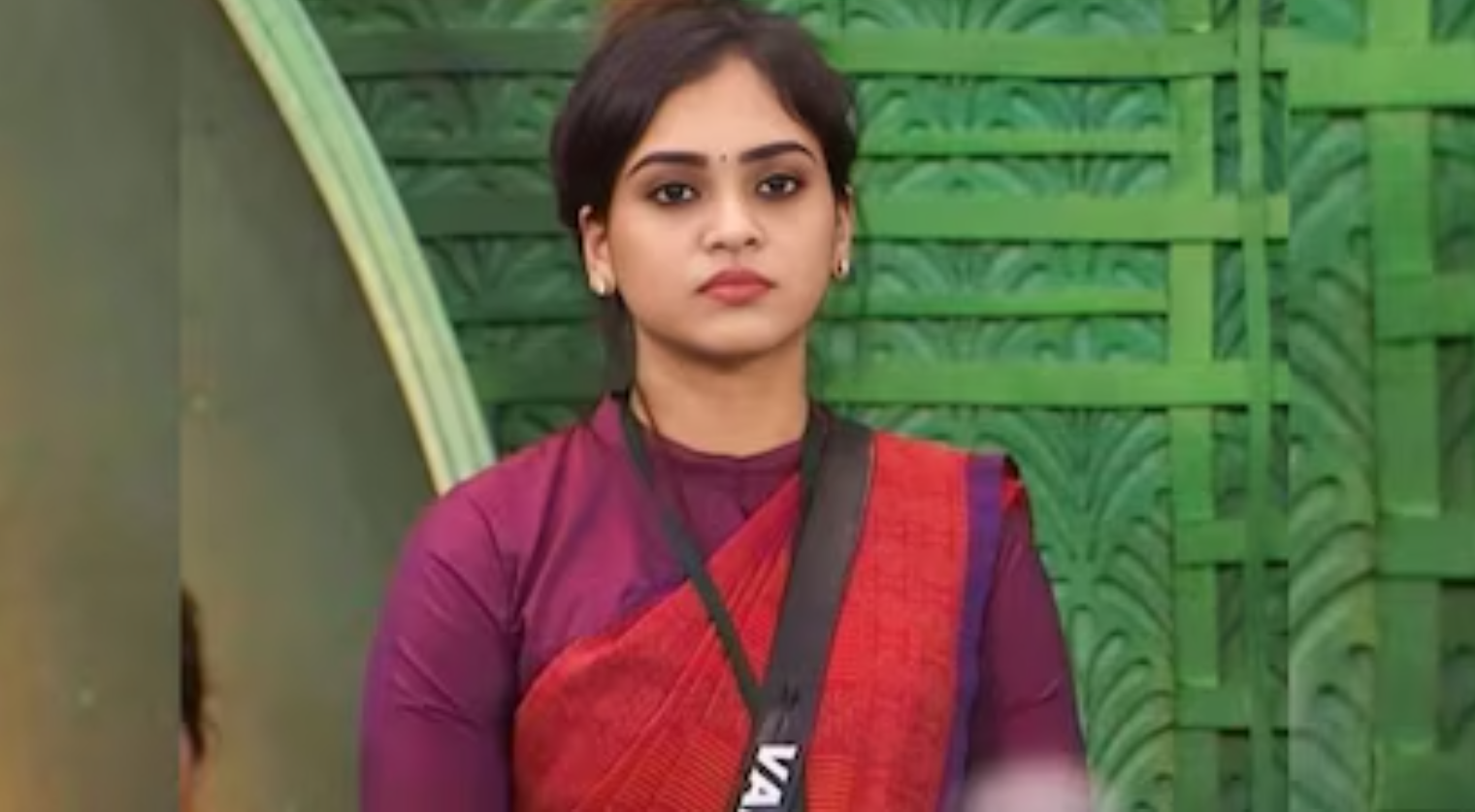 “பிக்பாஸிலிருந்து வெளியேறிய சில வாரங்களில் இப்படியா?  புழல் சிறையில் அடைக்கப்பட்ட வர்ஷினி!”