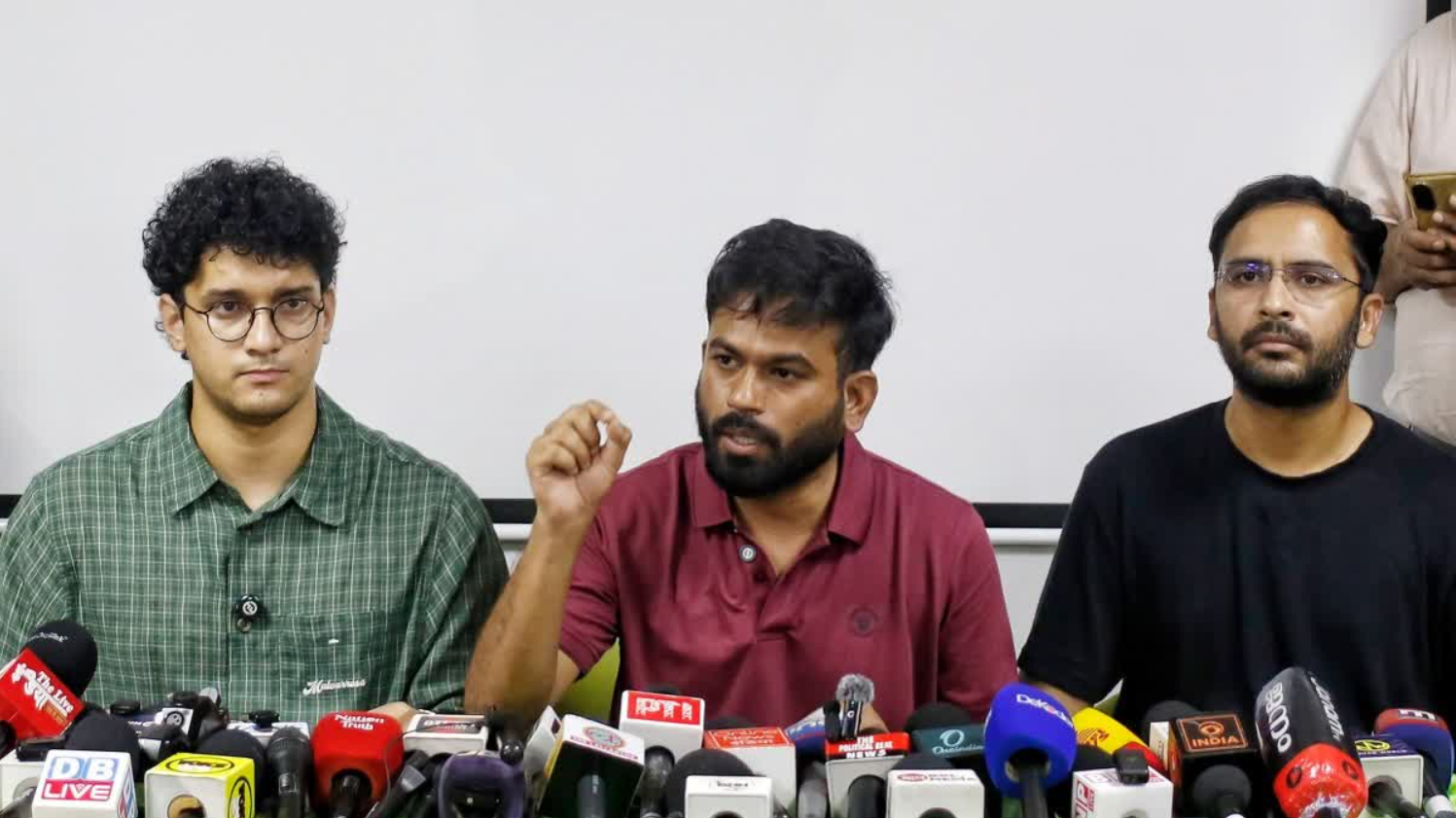 CockroachJantaParty