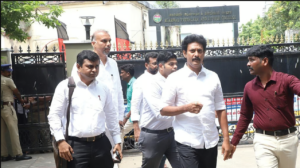 “கைதா? முன்ஜாமீனா? திமுக முன்னாள் அமைச்சர் அன்பில் மகேஷ் வழக்கில் கோர்ட் கொடுத்த அதிரடி திருப்பம்!”