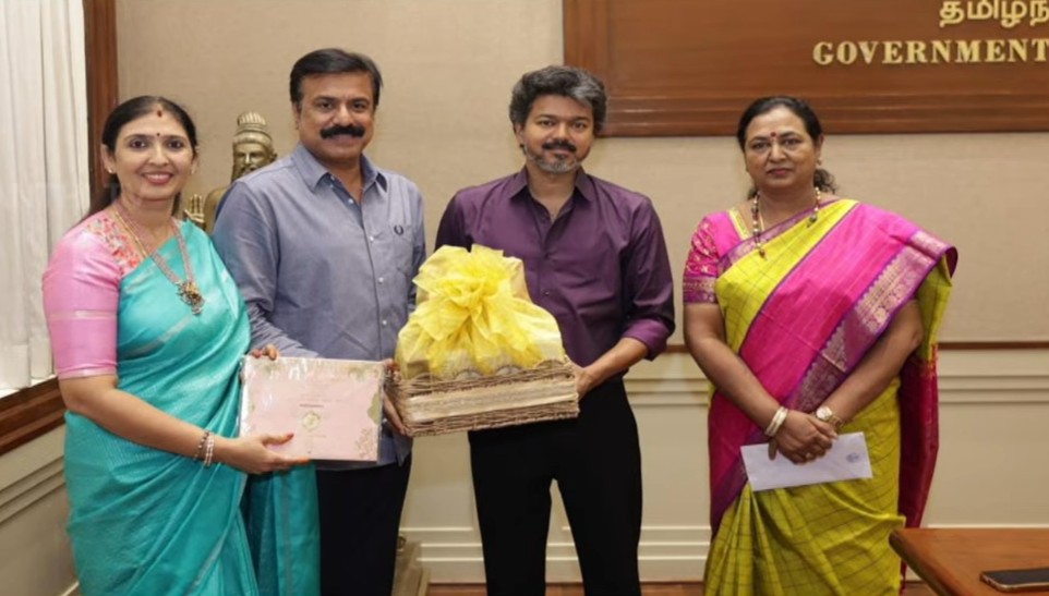 “அரசியல் வேற… பாசம் வேற…” முதல்வர் விஜய்யை நேரில் சந்தித்த பிரேமலதா விஜயகாந்த்! கோட்டையில் நடந்த நெகிழ்ச்சி சந்திப்பு!